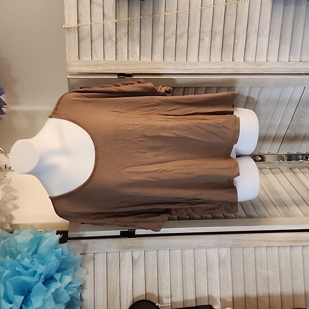 Kiva brand mocha color cropped blouse